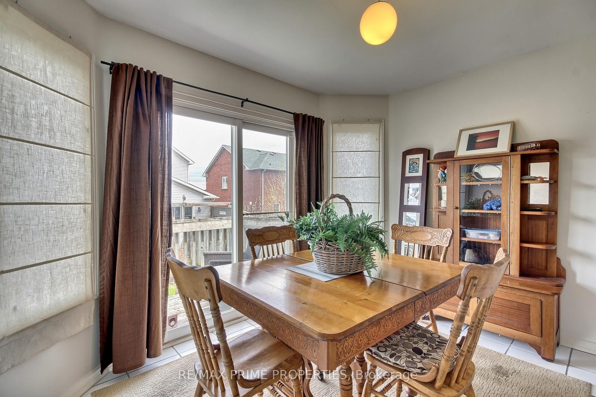 Photo 7 of 39 Laurendale Avenue, Georgina, Keswick South — HOMEH