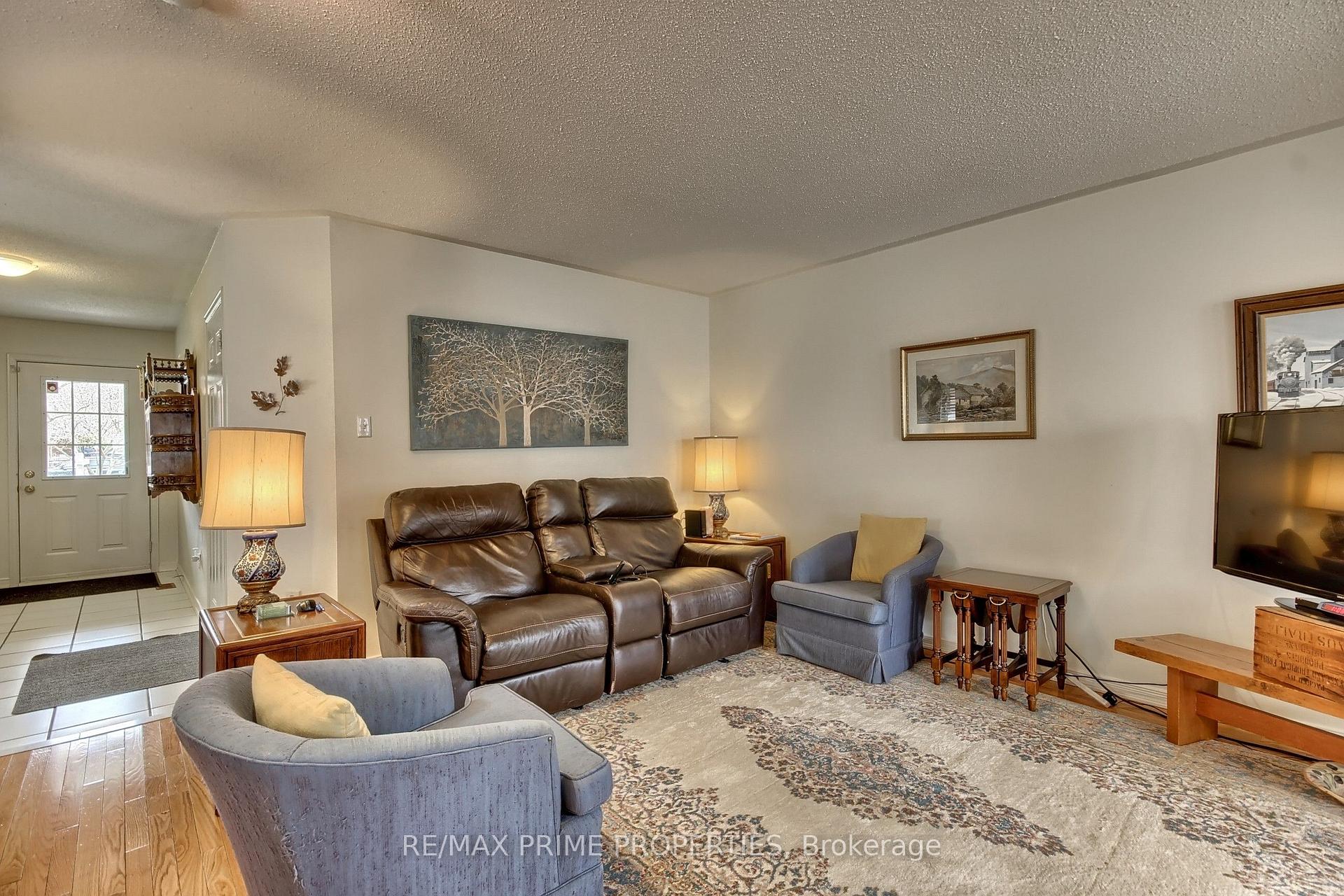 Photo 8 of 39 Laurendale Avenue, Georgina, Keswick South — HOMEH