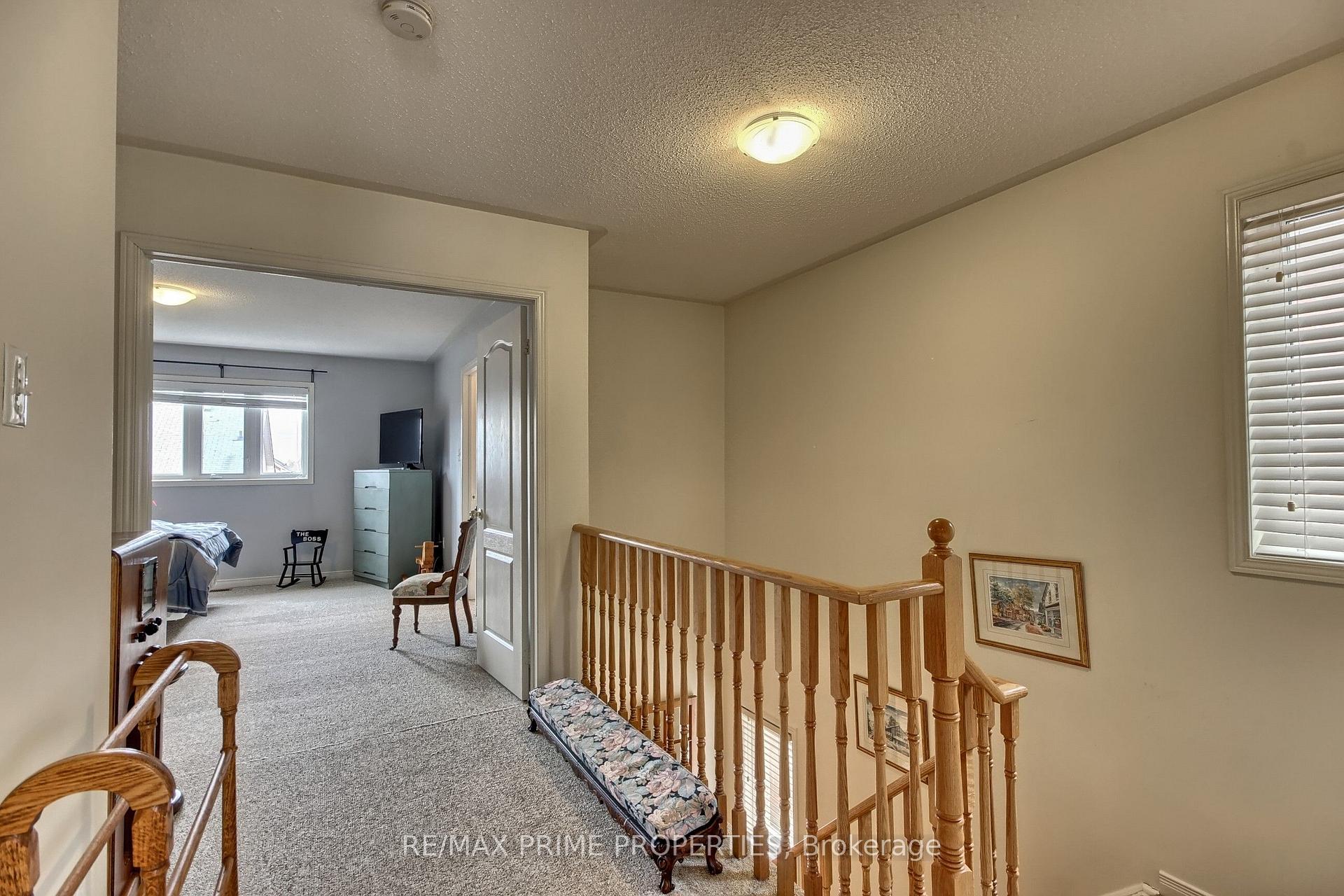Photo 12 of 39 Laurendale Avenue, Georgina, Keswick South — HOMEH
