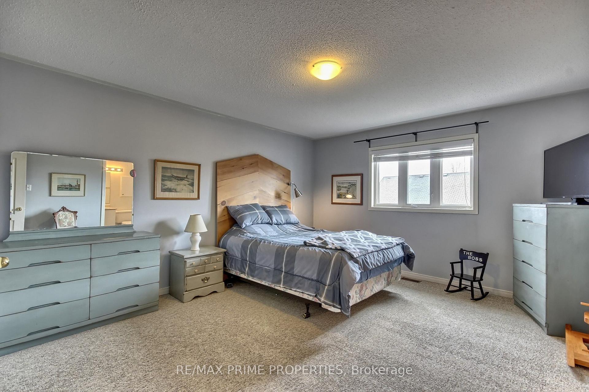 Photo 13 of 39 Laurendale Avenue, Georgina, Keswick South — HOMEH