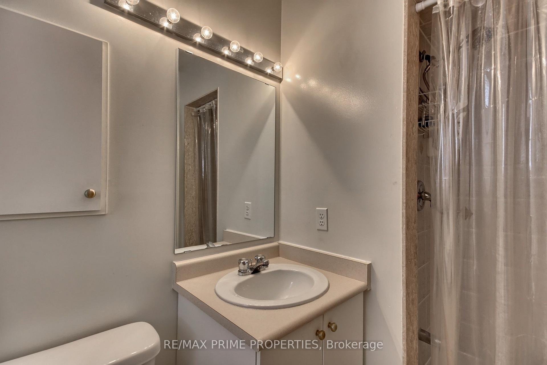 Photo 14 of 39 Laurendale Avenue, Georgina, Keswick South — HOMEH