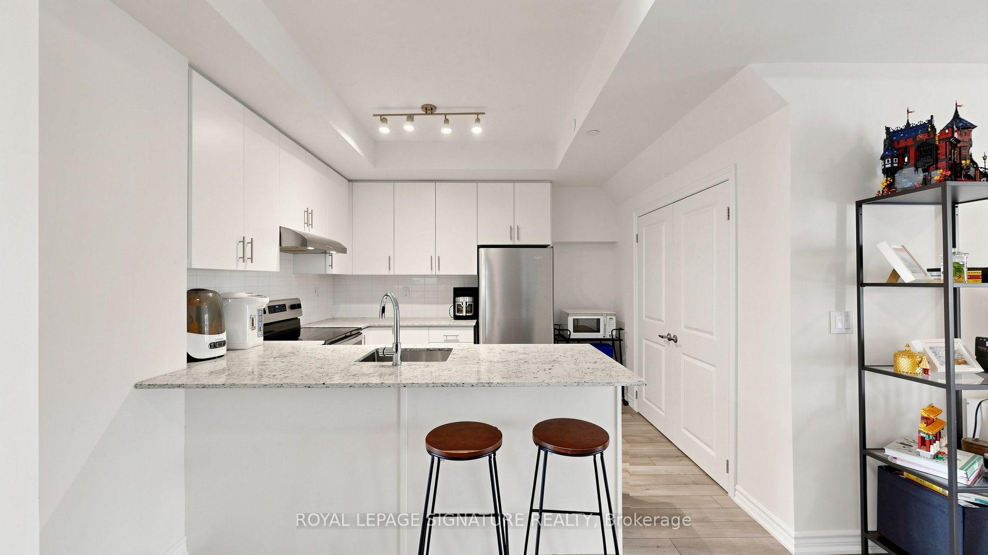Photo 4 of Unit 222, 349 Wheat Boom Drive, Oakville, Joshua Meadows — HOMEH