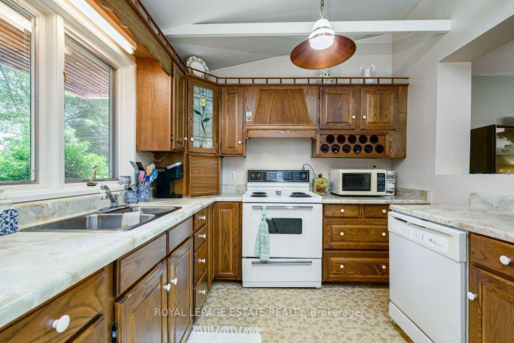 Photo 8 of 181 Silver Birch Avenue, Toronto, The Beaches — HOMEH