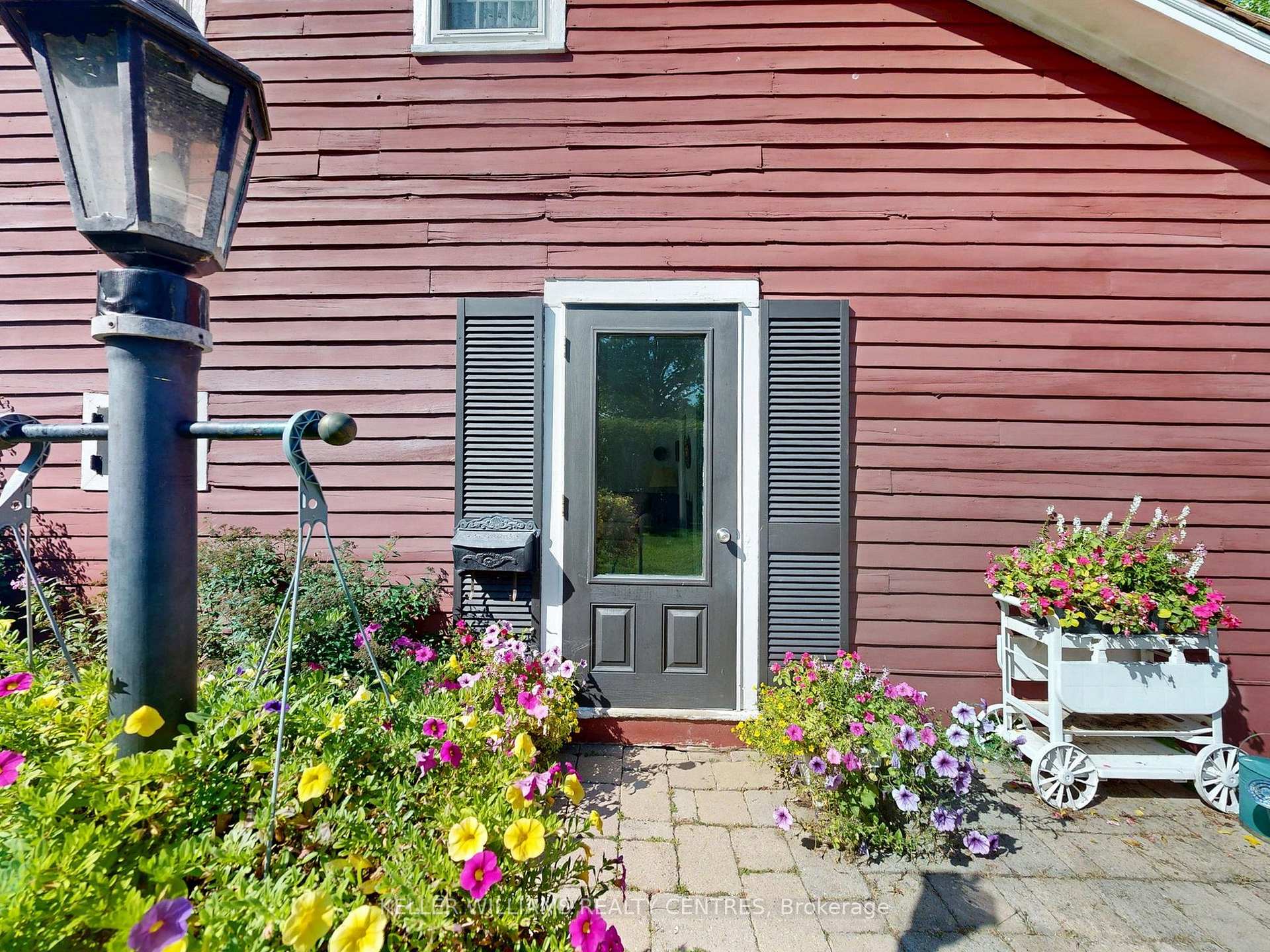 Photo 3 of 14 Colborne Street, Markham, Thornhill — HOMEH