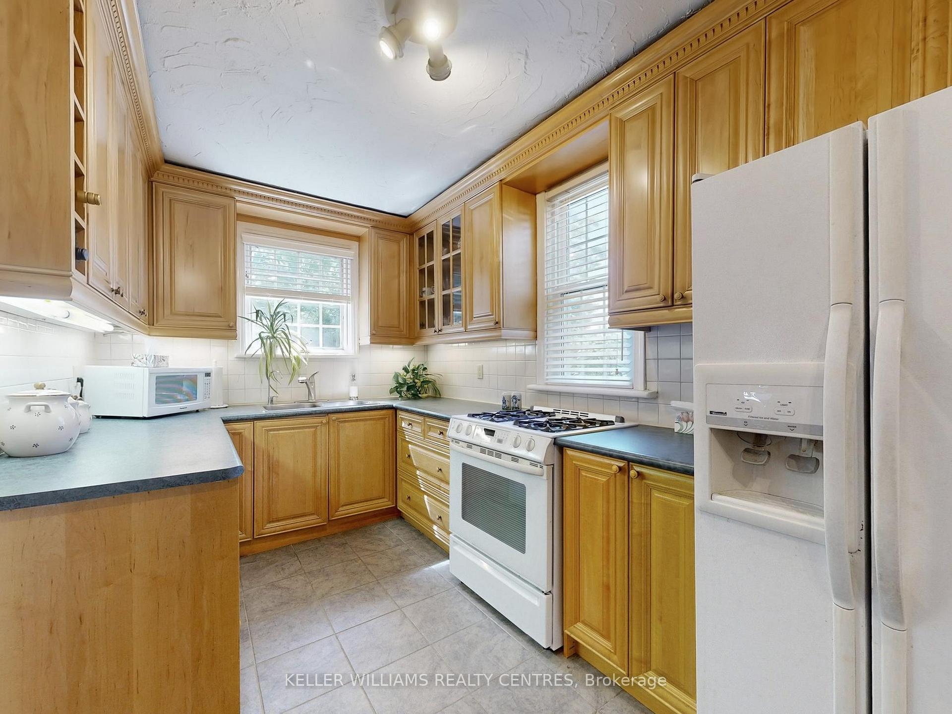 Photo 12 of 14 Colborne Street, Markham, Thornhill — HOMEH
