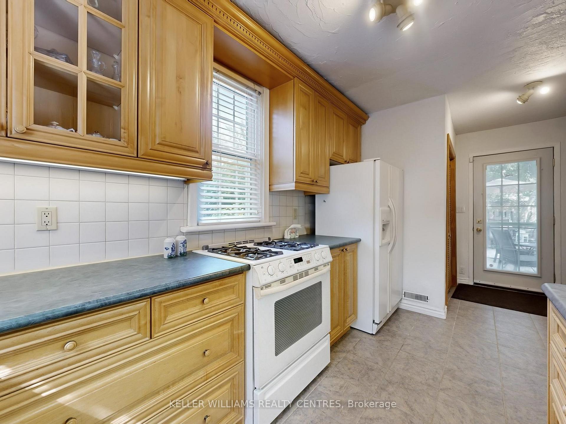 Photo 13 of 14 Colborne Street, Markham, Thornhill — HOMEH
