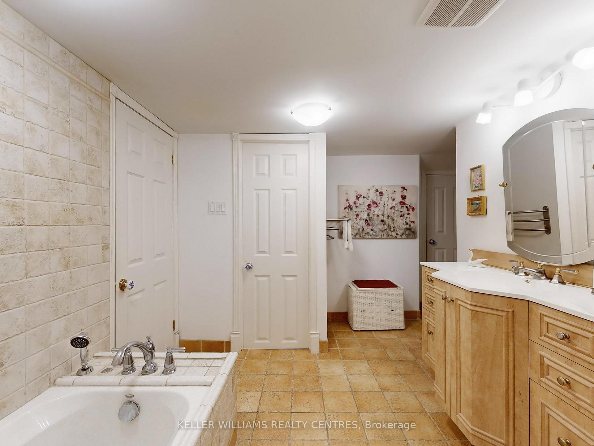 Photo 28 of 14 Colborne Street, Markham, Thornhill — HOMEH