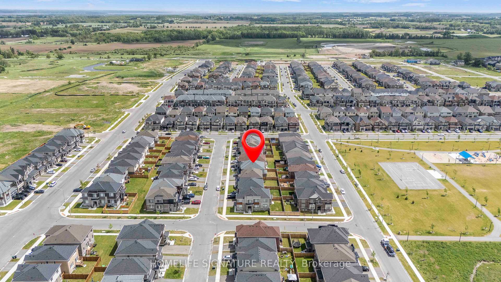 Photo 3 of 11 Ludlow Drive, Barrie, Rural Barrie Southeast — HOMEH