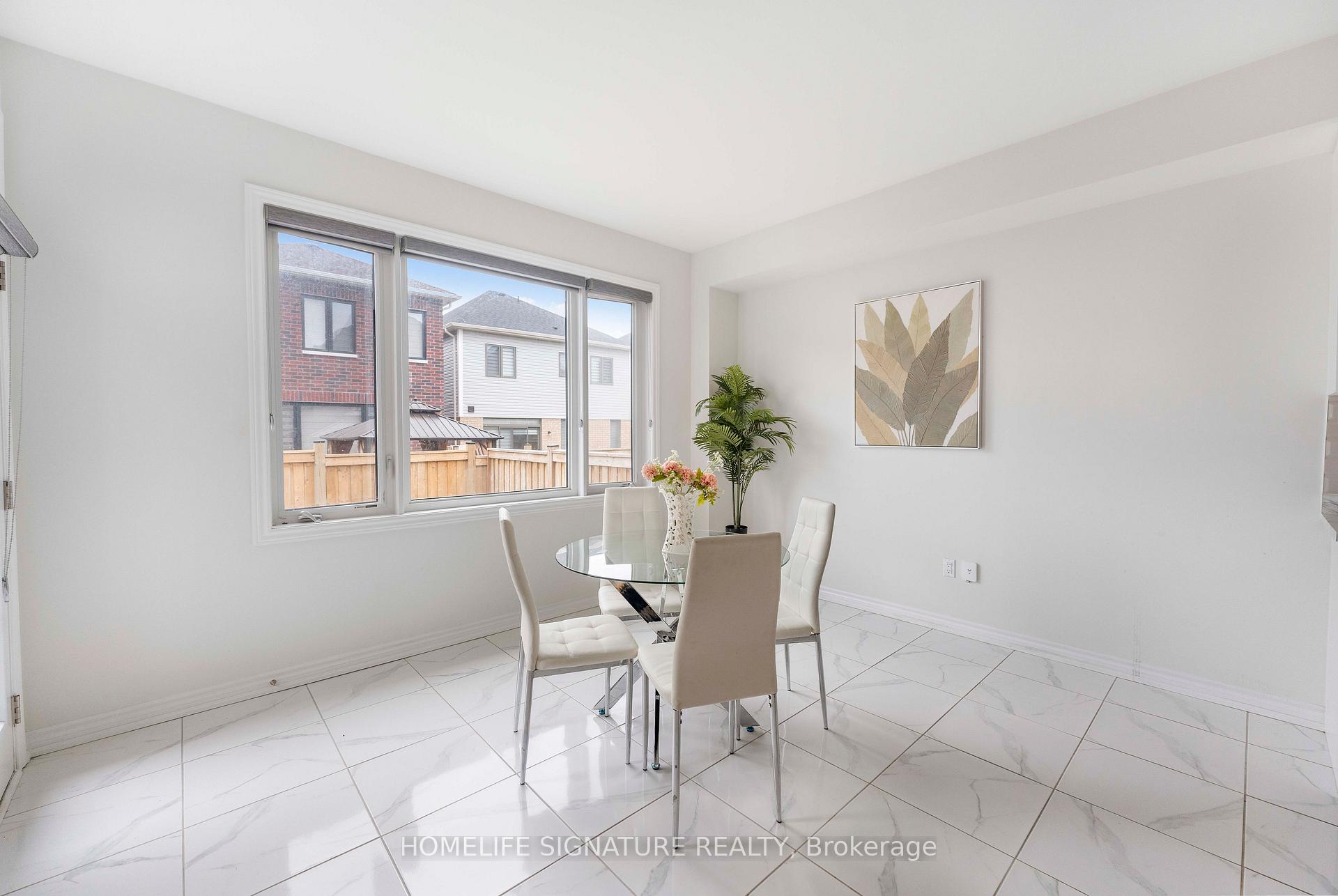 Photo 13 of 11 Ludlow Drive, Barrie, Rural Barrie Southeast — HOMEH