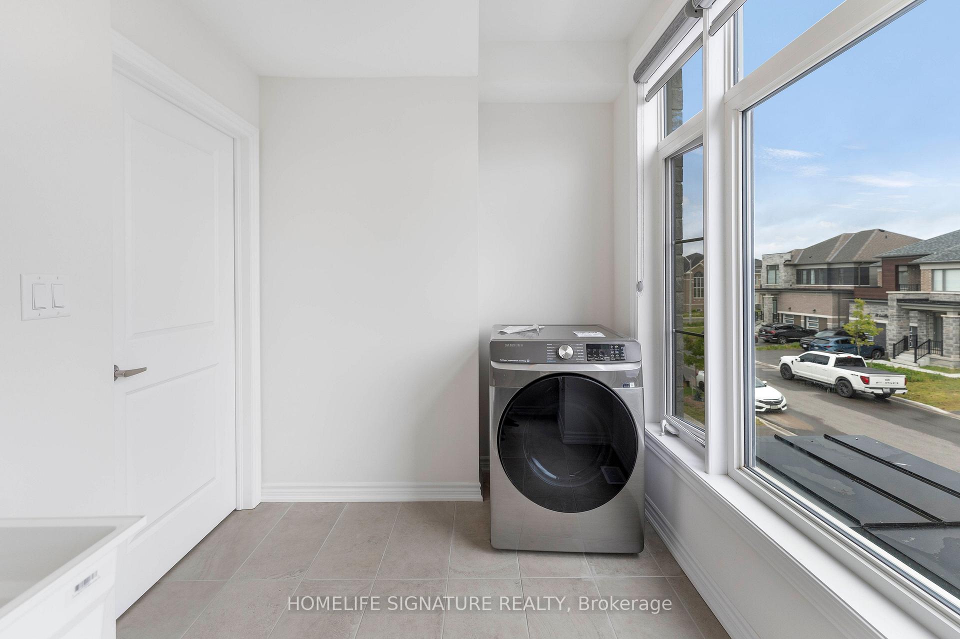 Photo 18 of 11 Ludlow Drive, Barrie, Rural Barrie Southeast — HOMEH