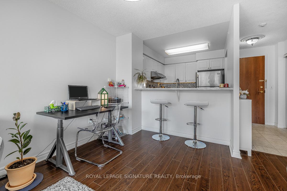Photo 6 of Unit UPH3, 8 Pemberton Avenue, North York, Newtonbrook East — HOMEH
