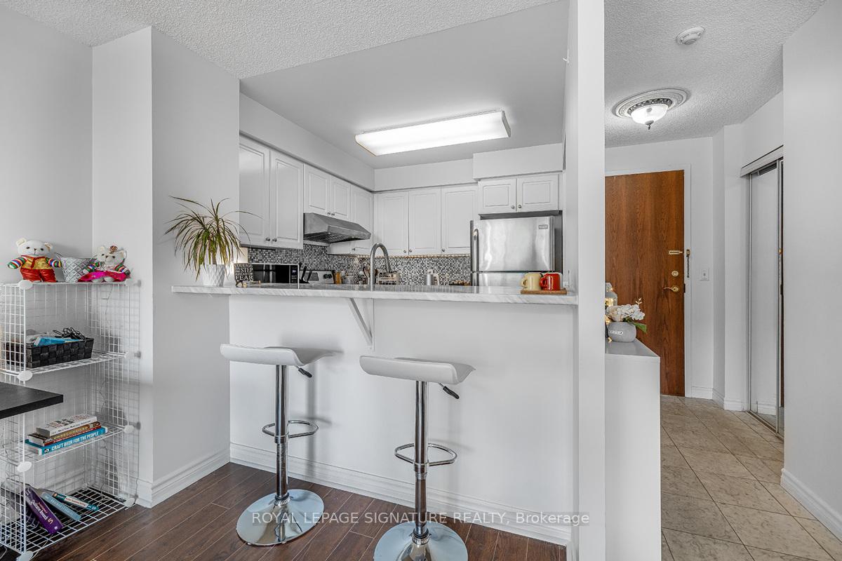 Photo 7 of Unit UPH3, 8 Pemberton Avenue, North York, Newtonbrook East — HOMEH