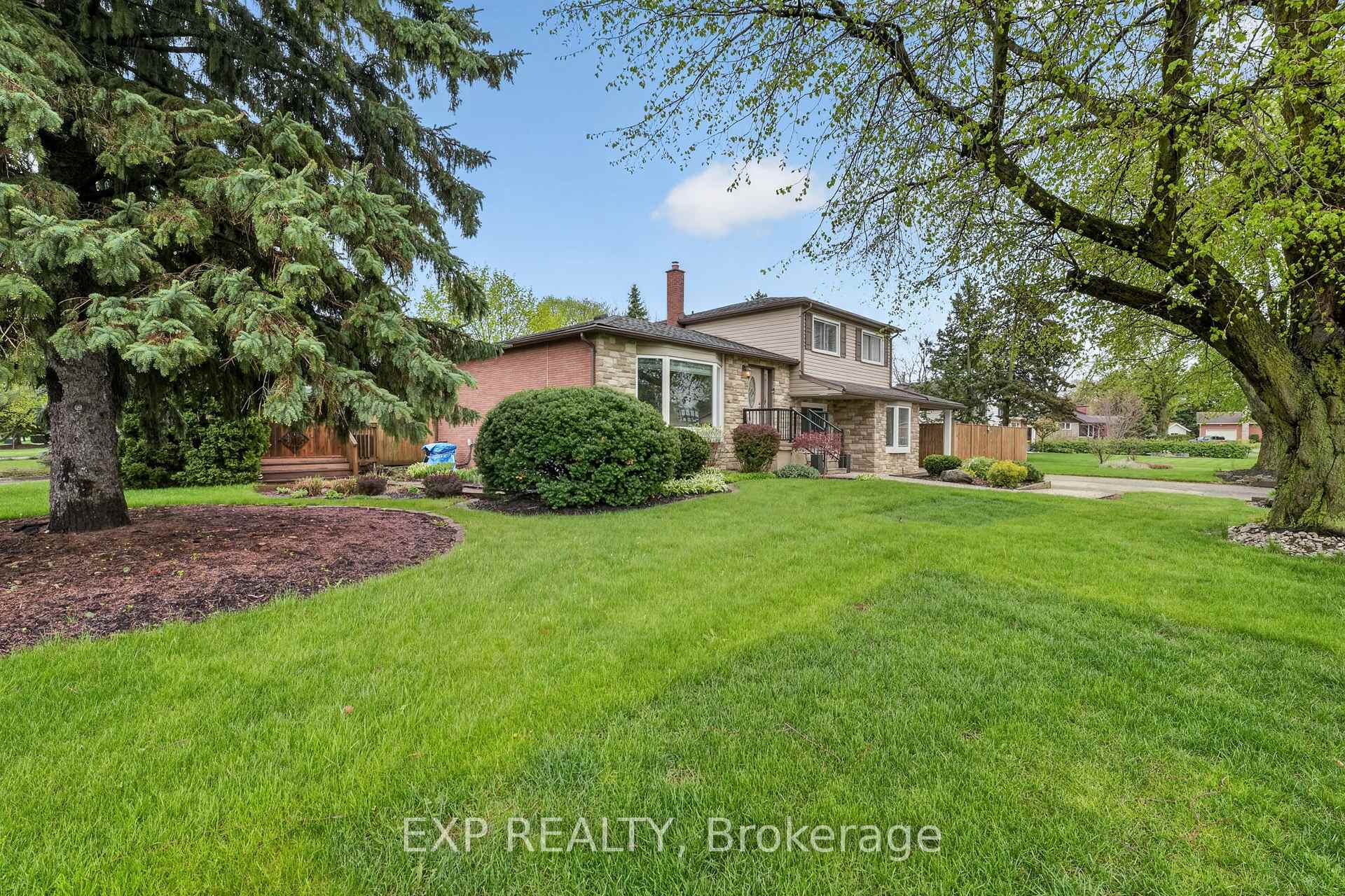 Photo 3 of 3510 Yale Crescent, Niagara Falls, Casey — HOMEH