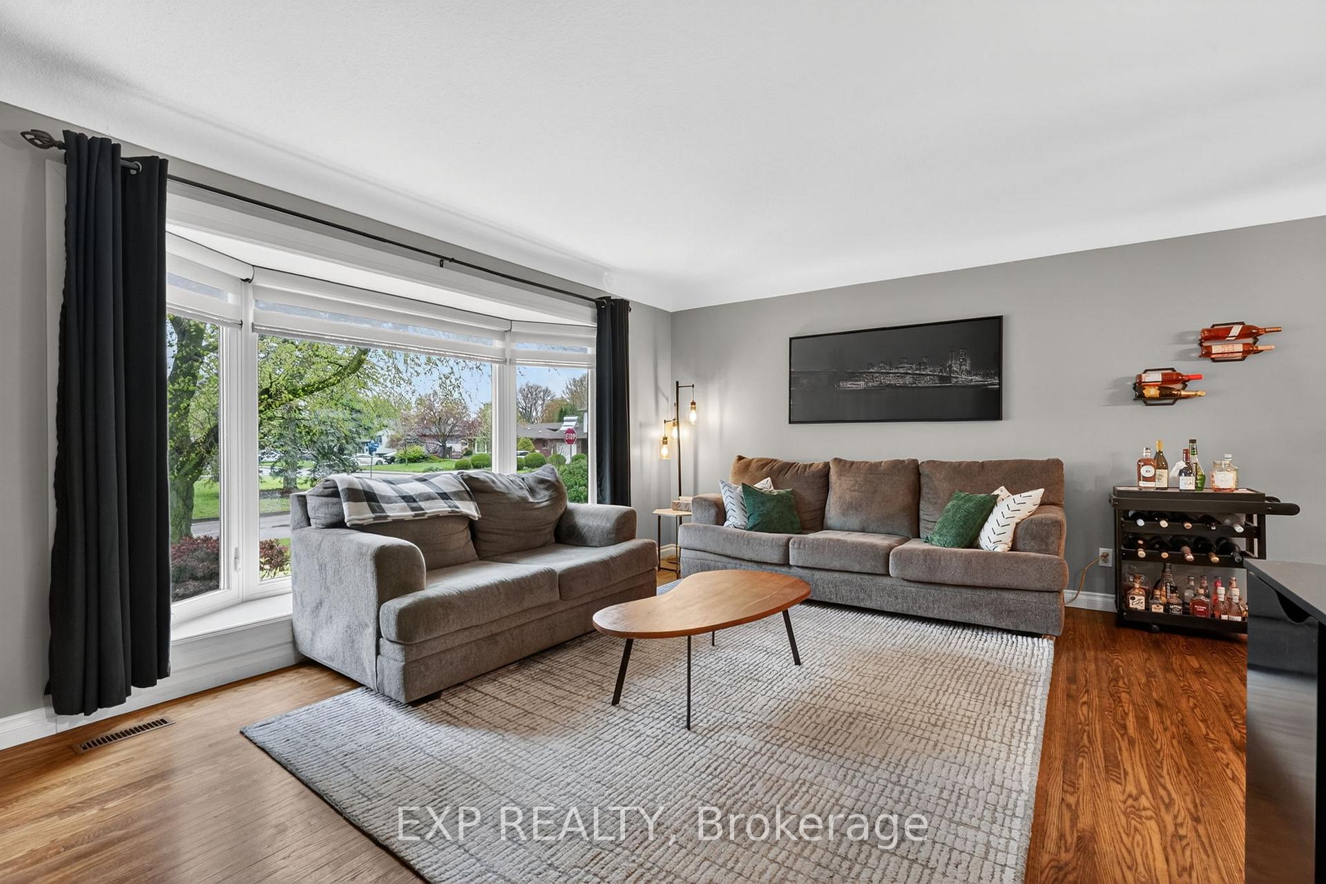 Photo 7 of 3510 Yale Crescent, Niagara Falls, Casey — HOMEH