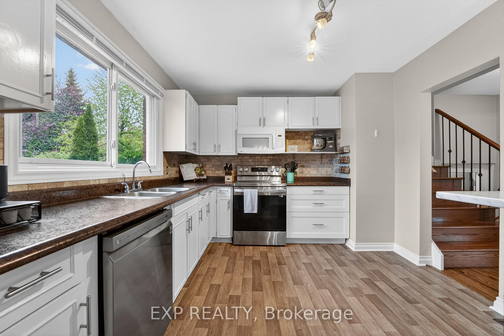 Photo 13 of 3510 Yale Crescent, Niagara Falls, Casey — HOMEH