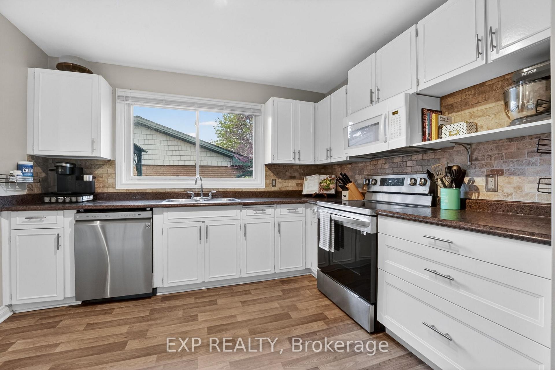 Photo 14 of 3510 Yale Crescent, Niagara Falls, Casey — HOMEH