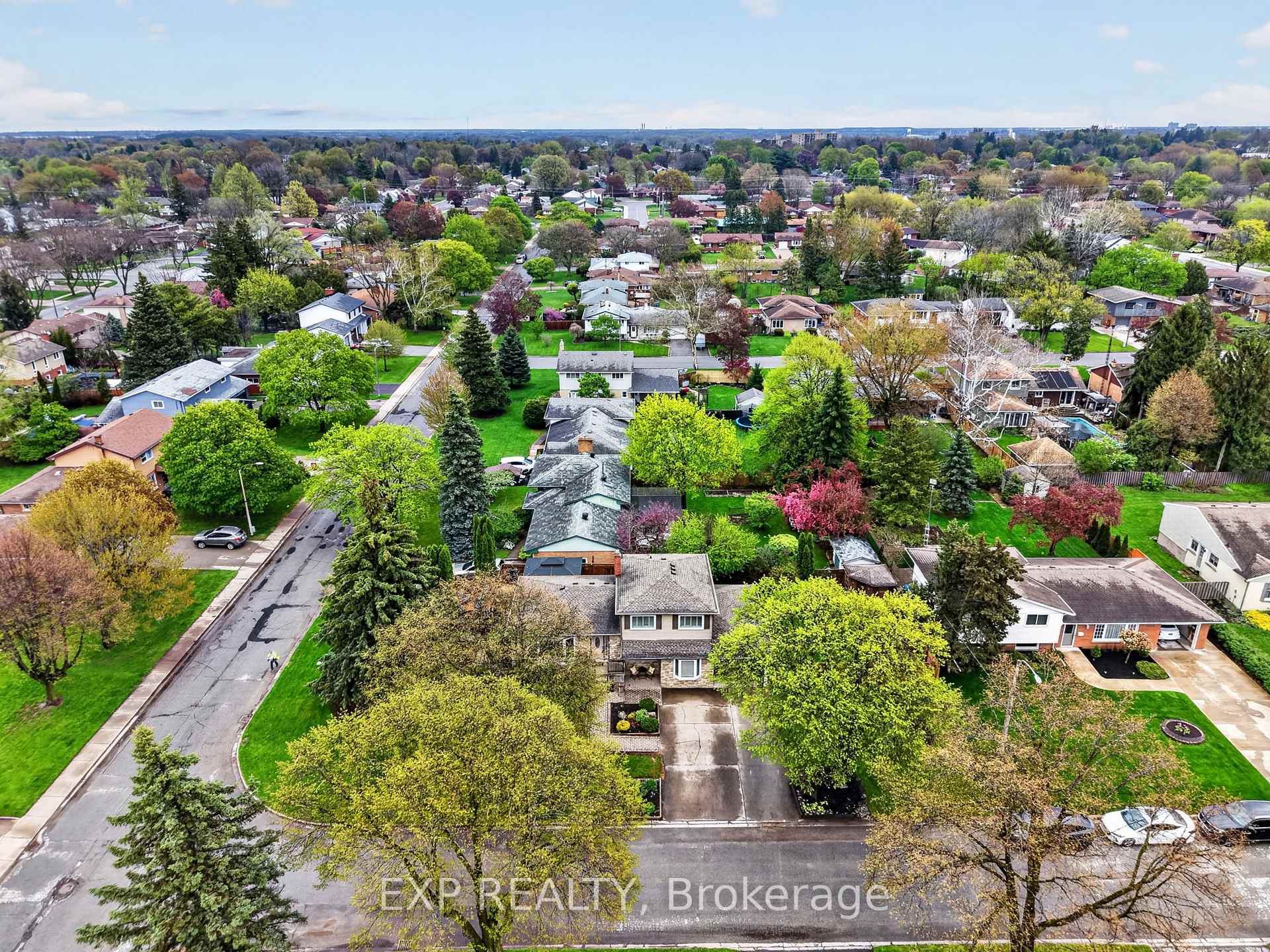 Photo 48 of 3510 Yale Crescent, Niagara Falls, Casey — HOMEH