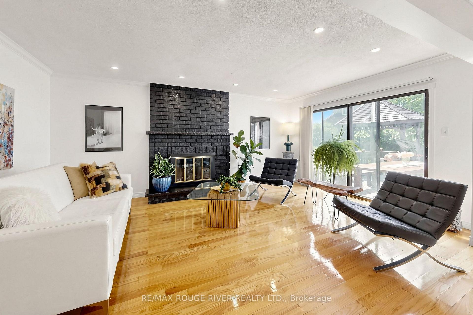 Photo 13 of 4 Atrium Lane, Scarborough, Rouge — HOMEH