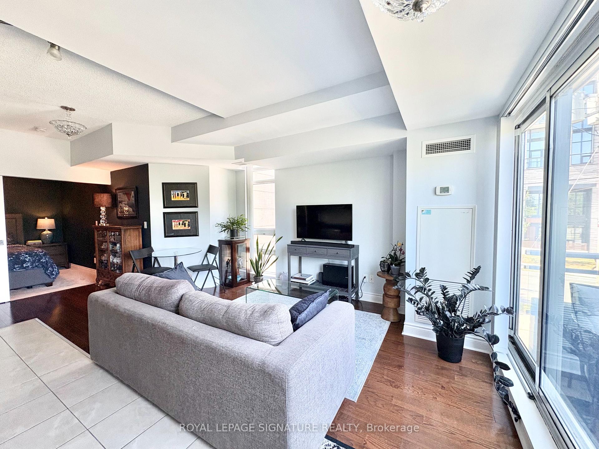 Photo 3 of Unit 211, 31 Olive Avenue, North York, Willowdale East — HOMEH