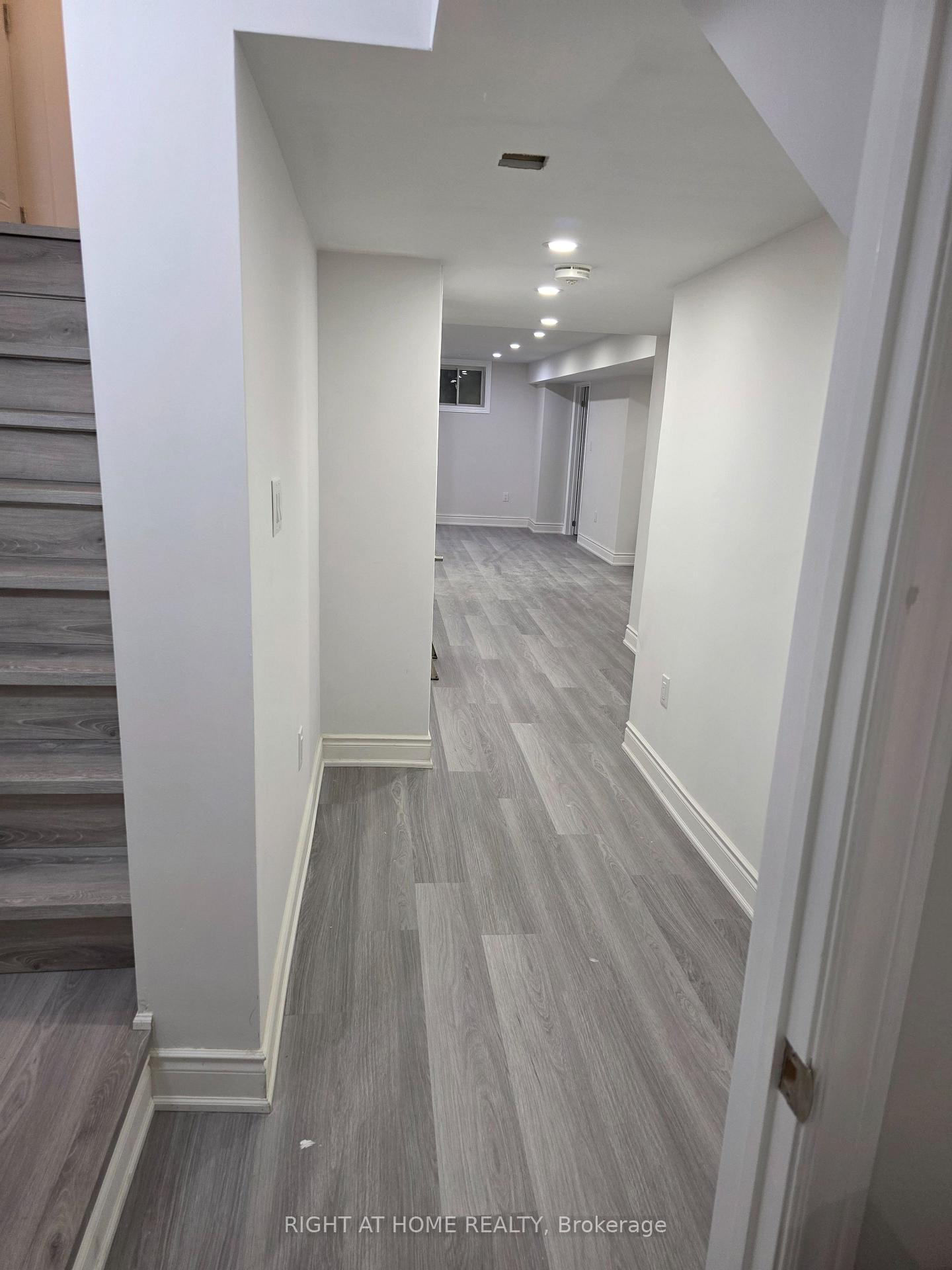 Photo 7 of 1344 Whitney Terrace, Milton, Ford — HOMEH