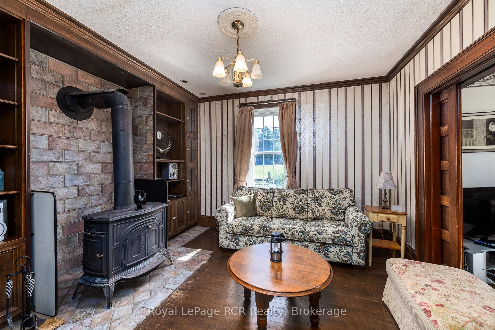 Photo 11 of 404683 Grey Road 4, West Grey — HOMEH