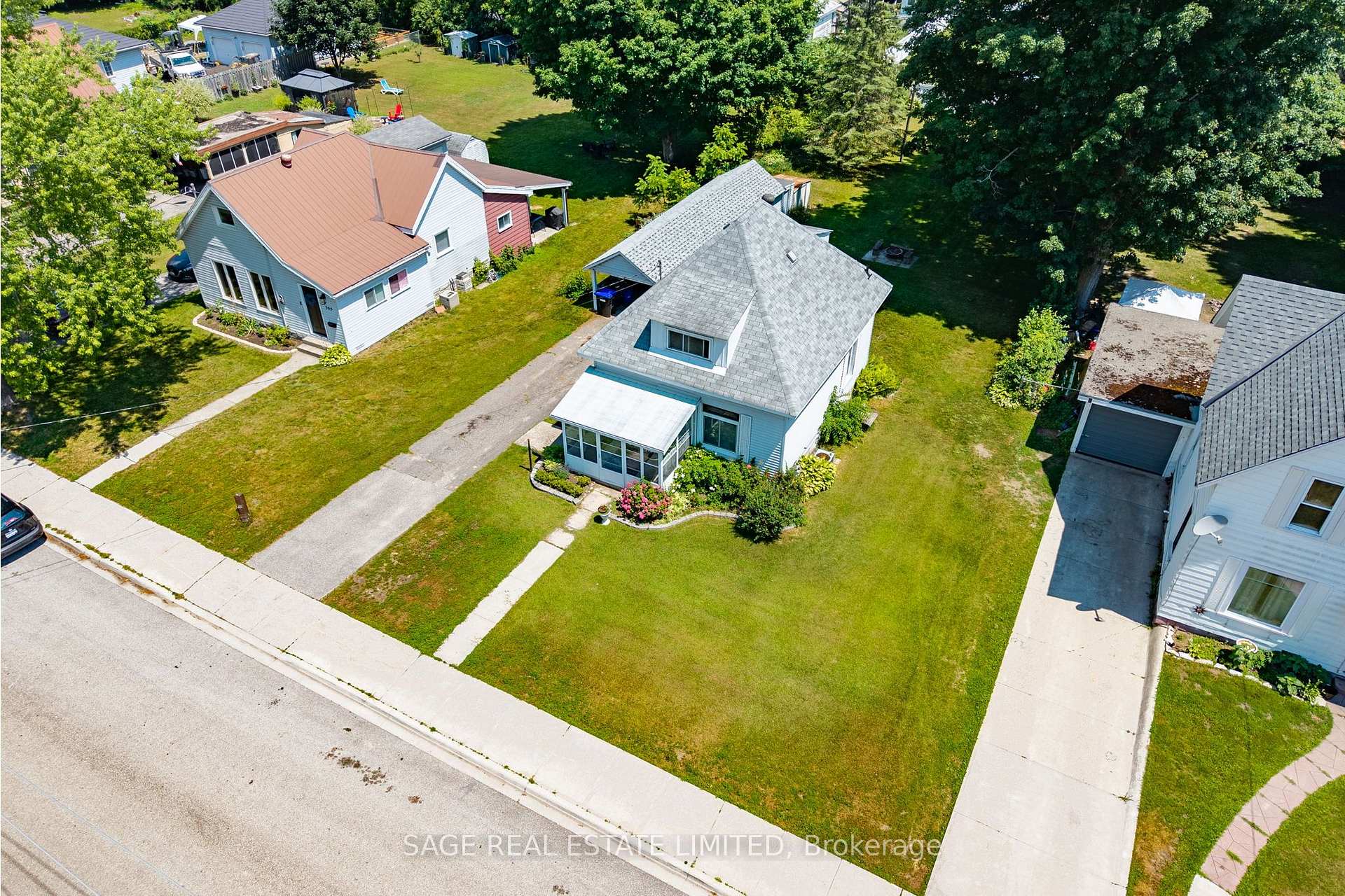 Photo 3 of 369 Queen Street, Midland — HOMEH