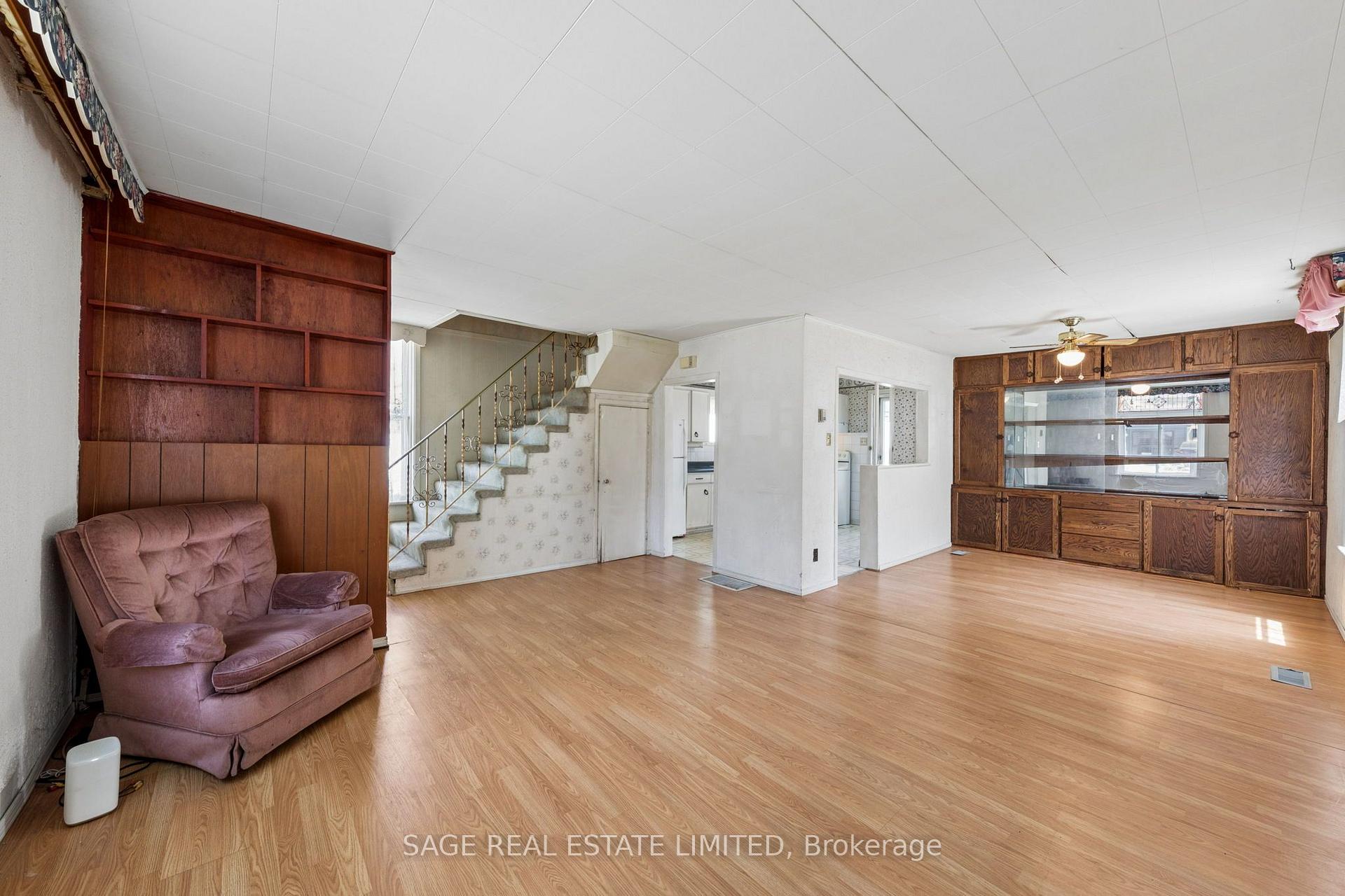 Photo 10 of 369 Queen Street, Midland — HOMEH