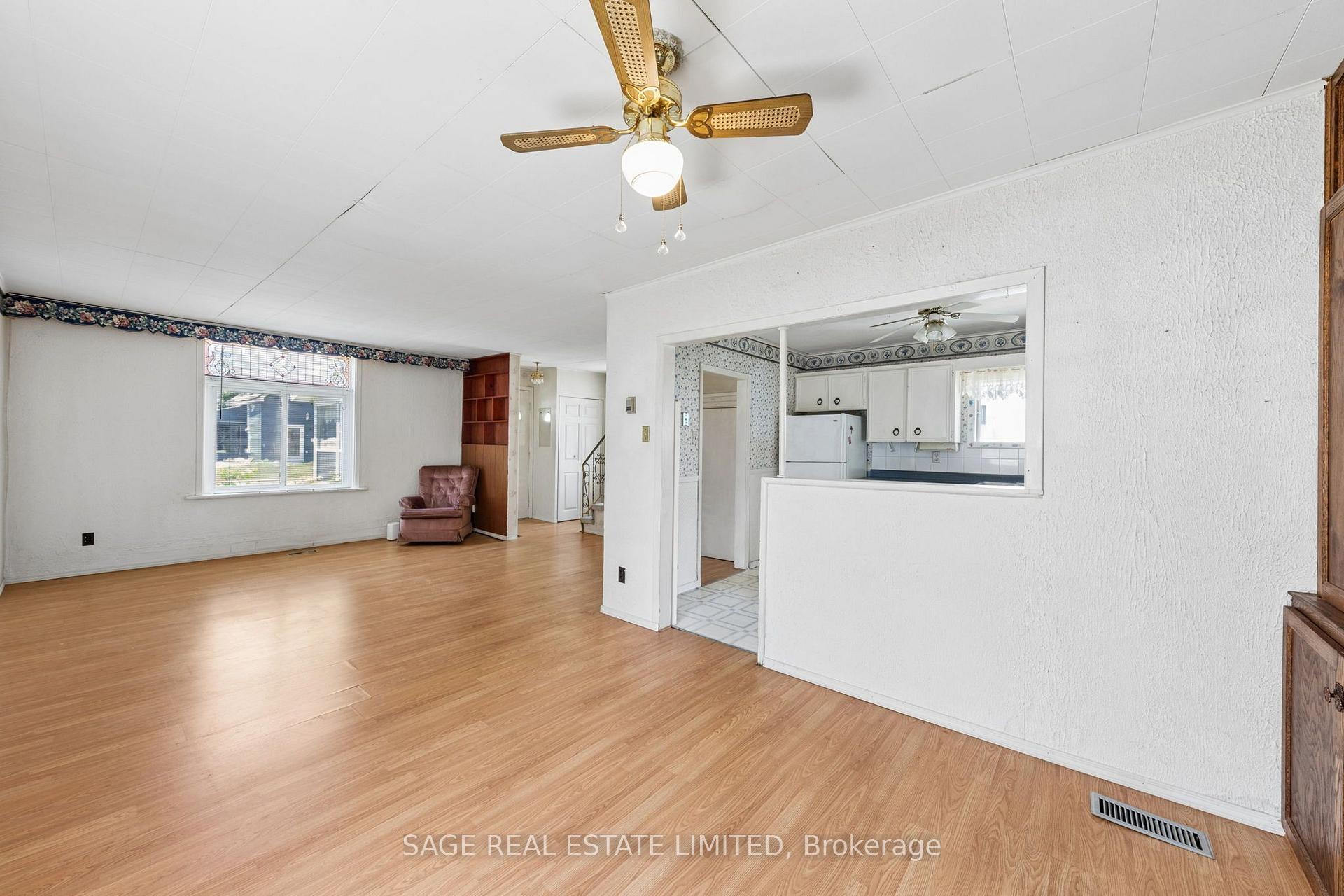 Photo 12 of 369 Queen Street, Midland — HOMEH