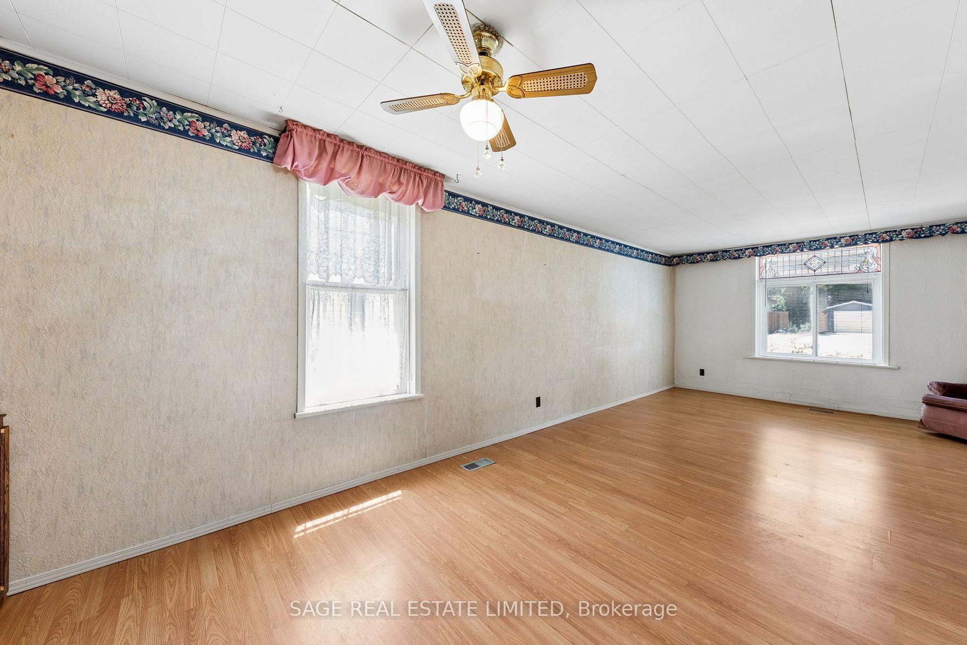 Photo 13 of 369 Queen Street, Midland — HOMEH
