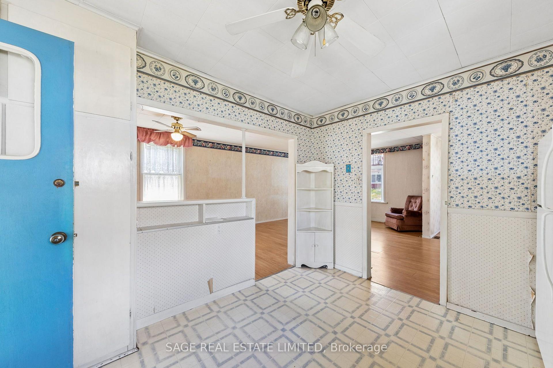 Photo 15 of 369 Queen Street, Midland — HOMEH