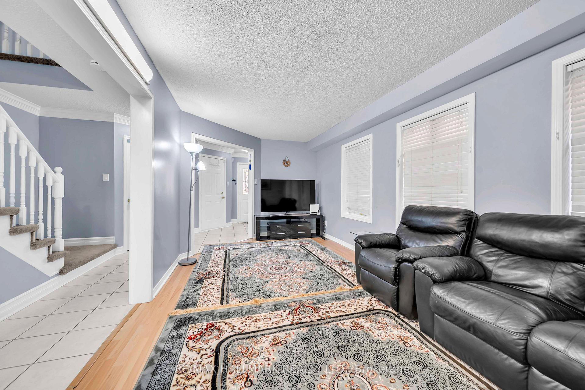 Photo 4 of 96 Olympia Crescent, Brampton, Fletcher's Meadow — HOMEH