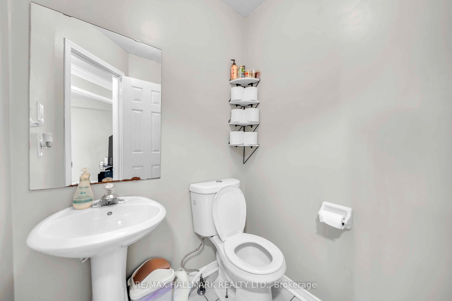 Photo 8 of 96 Olympia Crescent, Brampton, Fletcher's Meadow — HOMEH