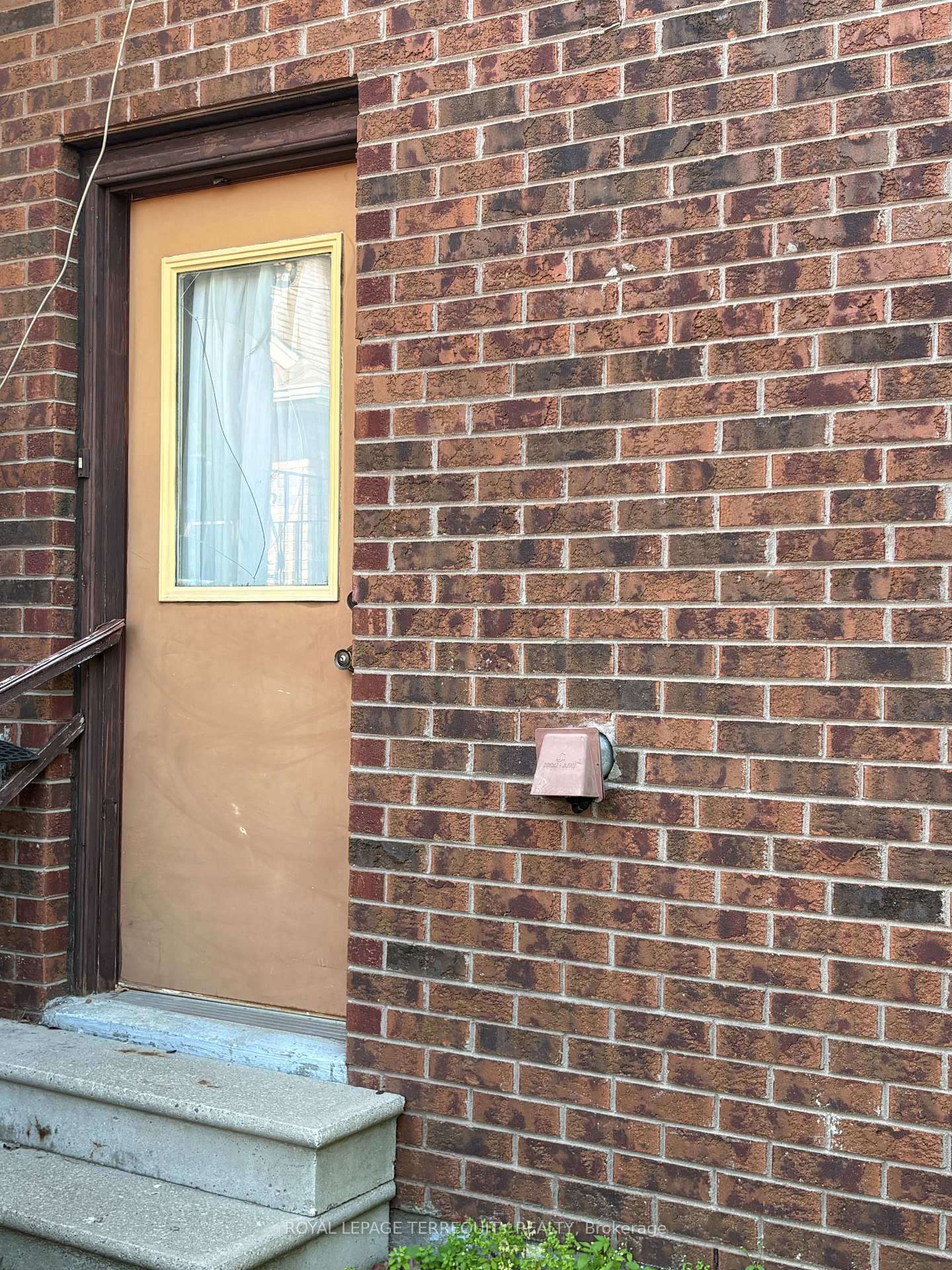 Photo 5 of 40 MacDonald Street, Etobicoke, Mimico — HOMEH