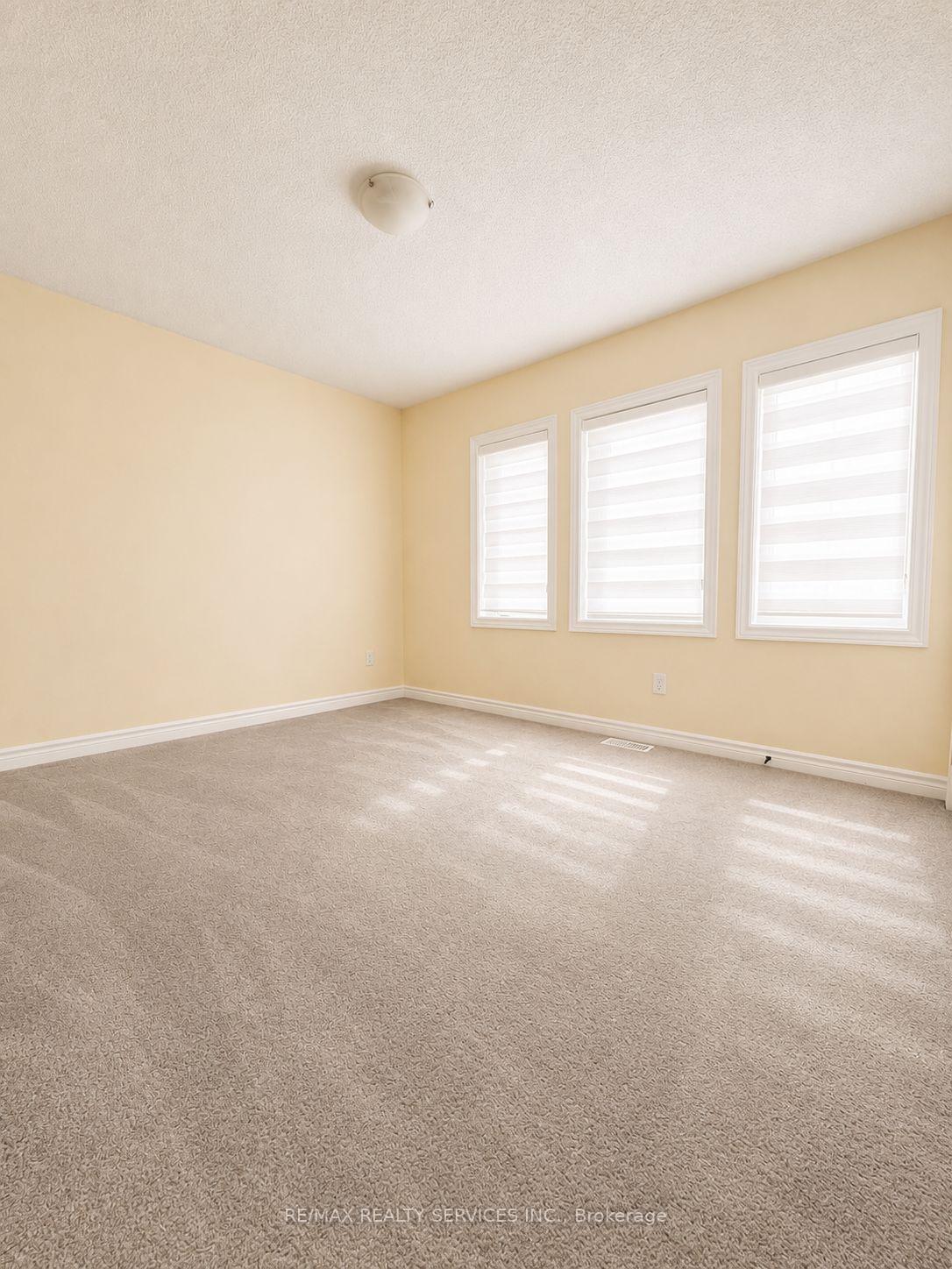 Photo 16 of 81 Folgate Crescent, Brampton, Sandringham-Wellington North — HOMEH