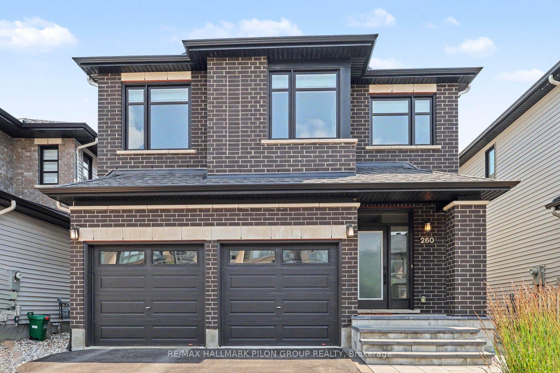 Front of 260 Shinleaf Crescent