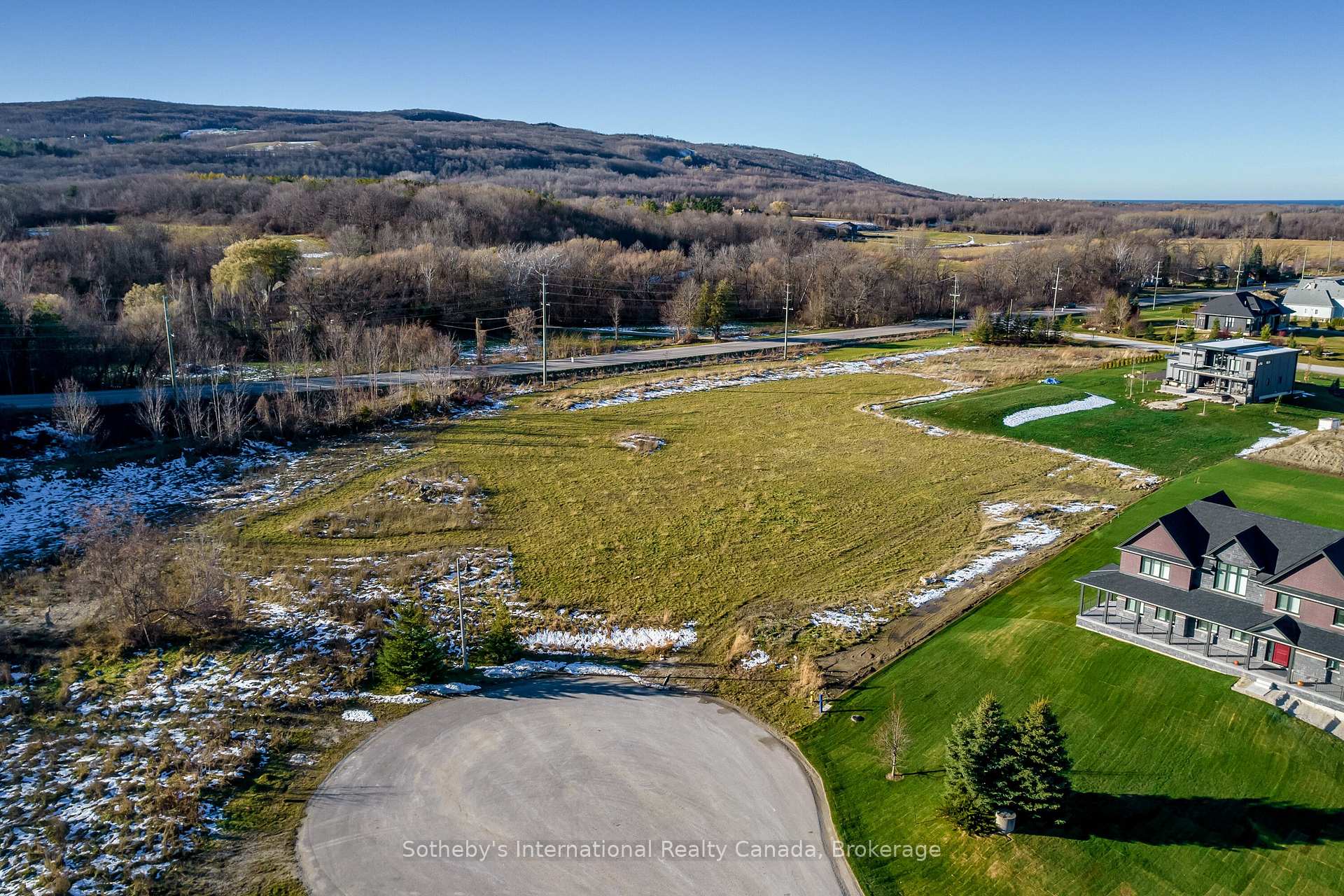 Photo 3 of 19 Raintree Court, Clearview, Rural Clearview — HOMEH