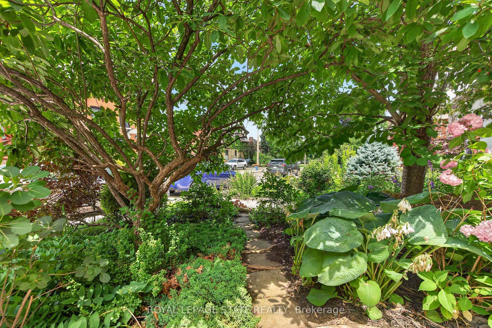 Photo 3 of 169 Emerald Street S, Hamilton, Stinson — HOMEH