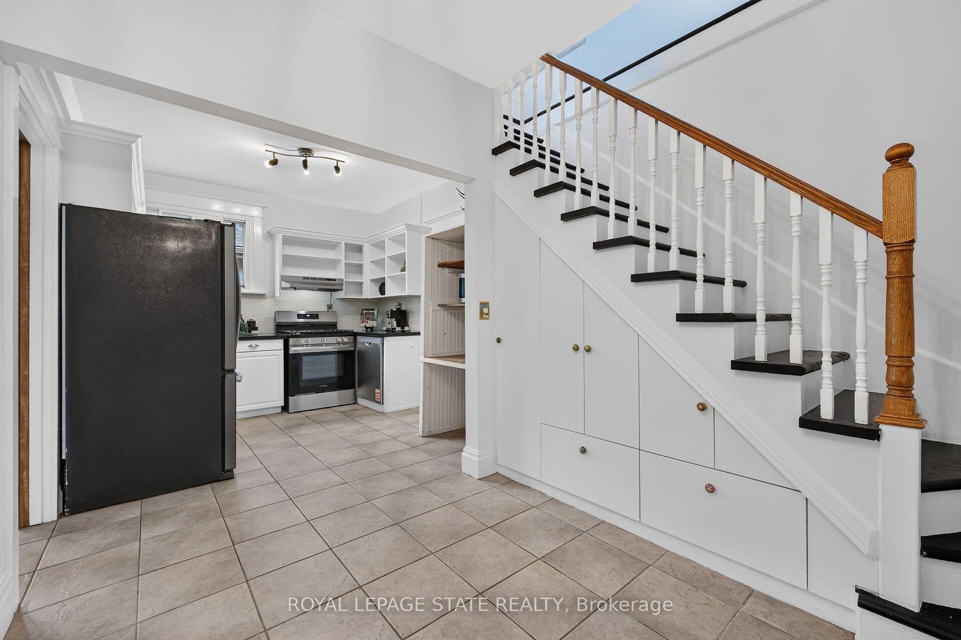 Photo 6 of 169 Emerald Street S, Hamilton, Stinson — HOMEH