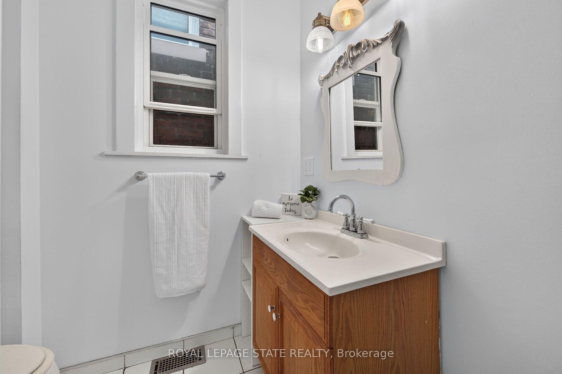 Photo 26 of 169 Emerald Street S, Hamilton, Stinson — HOMEH