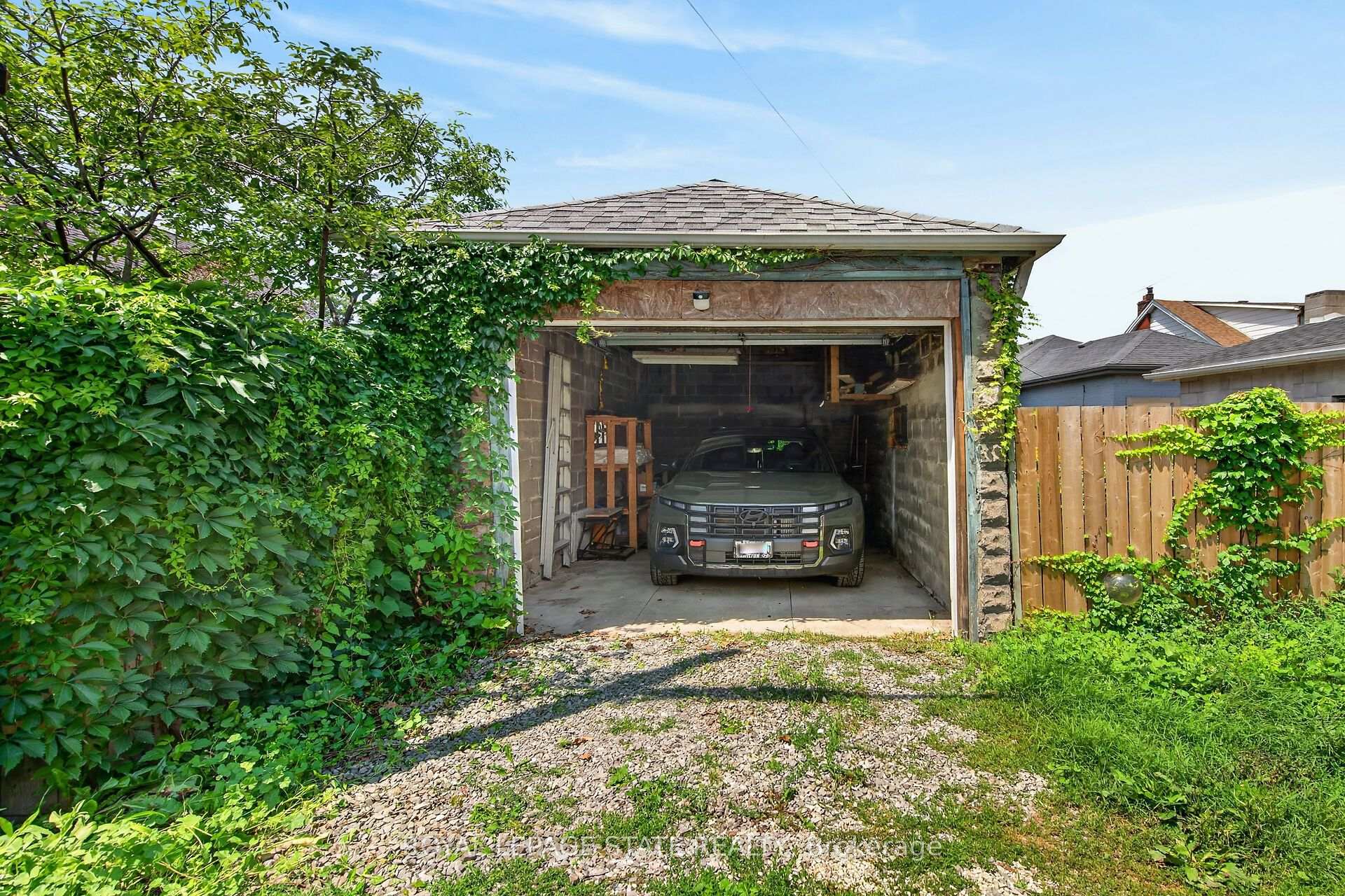 Photo 39 of 169 Emerald Street S, Hamilton, Stinson — HOMEH