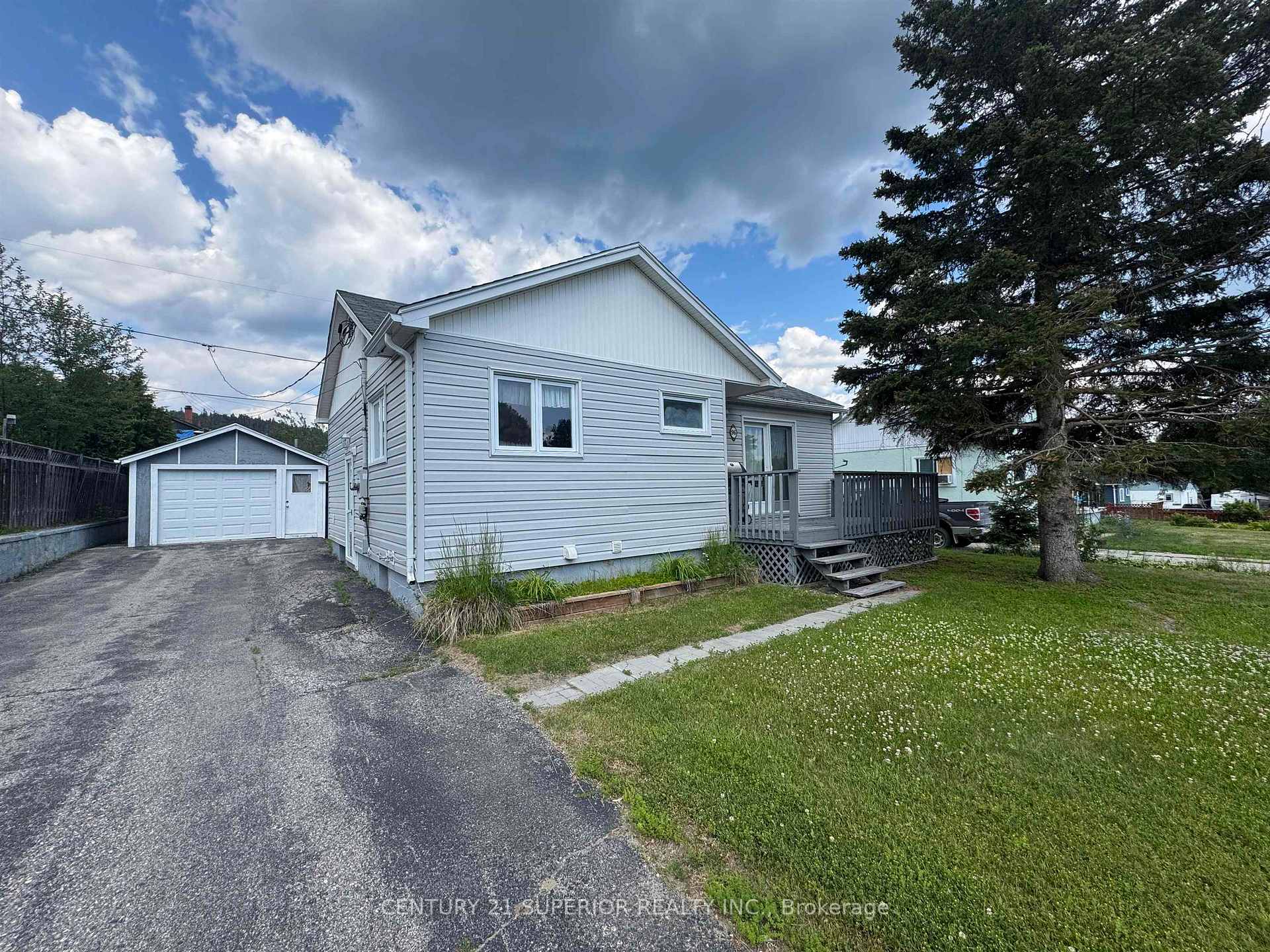 Photo 49 of 96 Warbler Drive, Manitouwadge, TB-73 — HOMEH