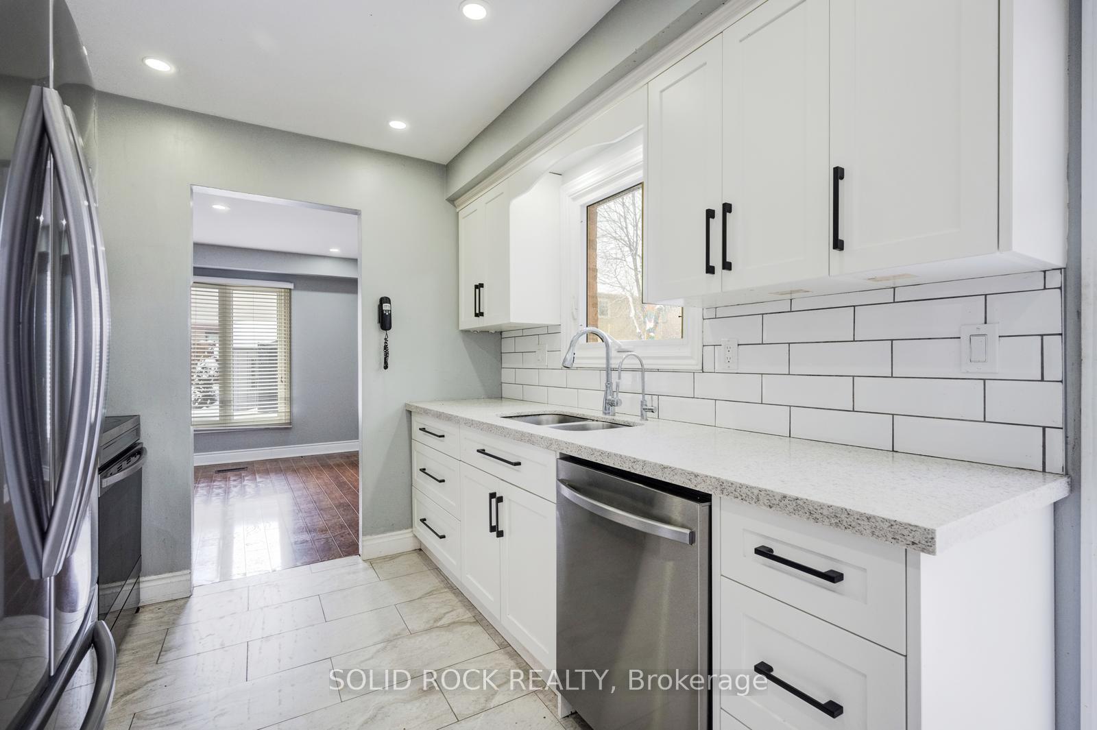 Photo 17 of 12 Torrance Woods, Brampton, Fletcher's West — HOMEH