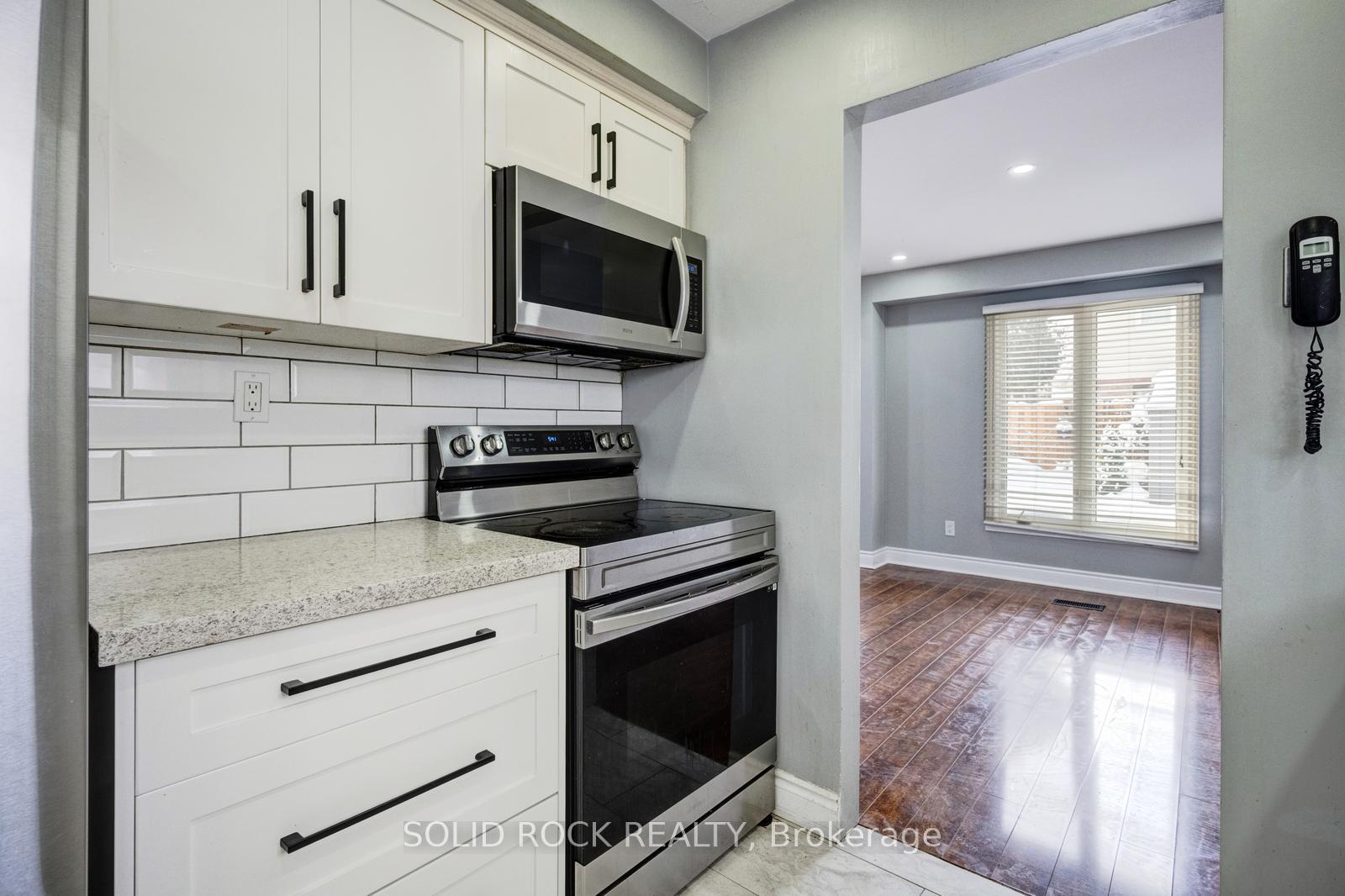 Photo 18 of 12 Torrance Woods, Brampton, Fletcher's West — HOMEH