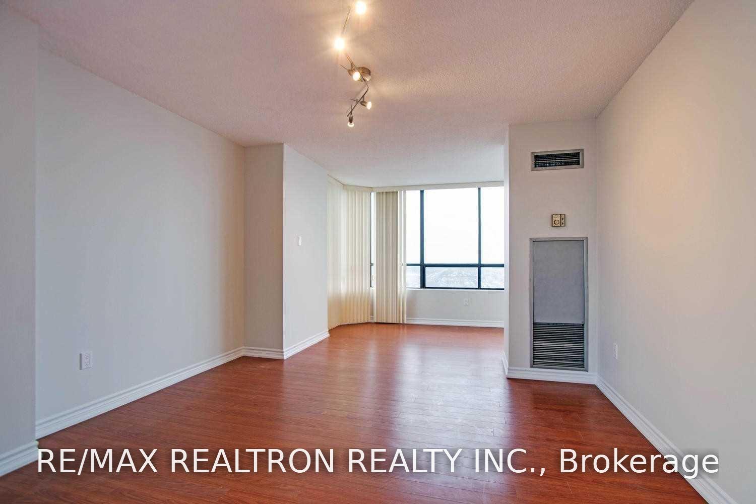 Photo 5 of Unit Ph12, 7601 Bathurst Street, Vaughan, Crestwood-Springfarm-Yorkhill — HOMEH