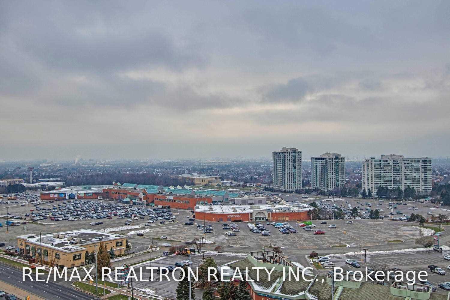 Photo 13 of Unit Ph12, 7601 Bathurst Street, Vaughan, Crestwood-Springfarm-Yorkhill — HOMEH