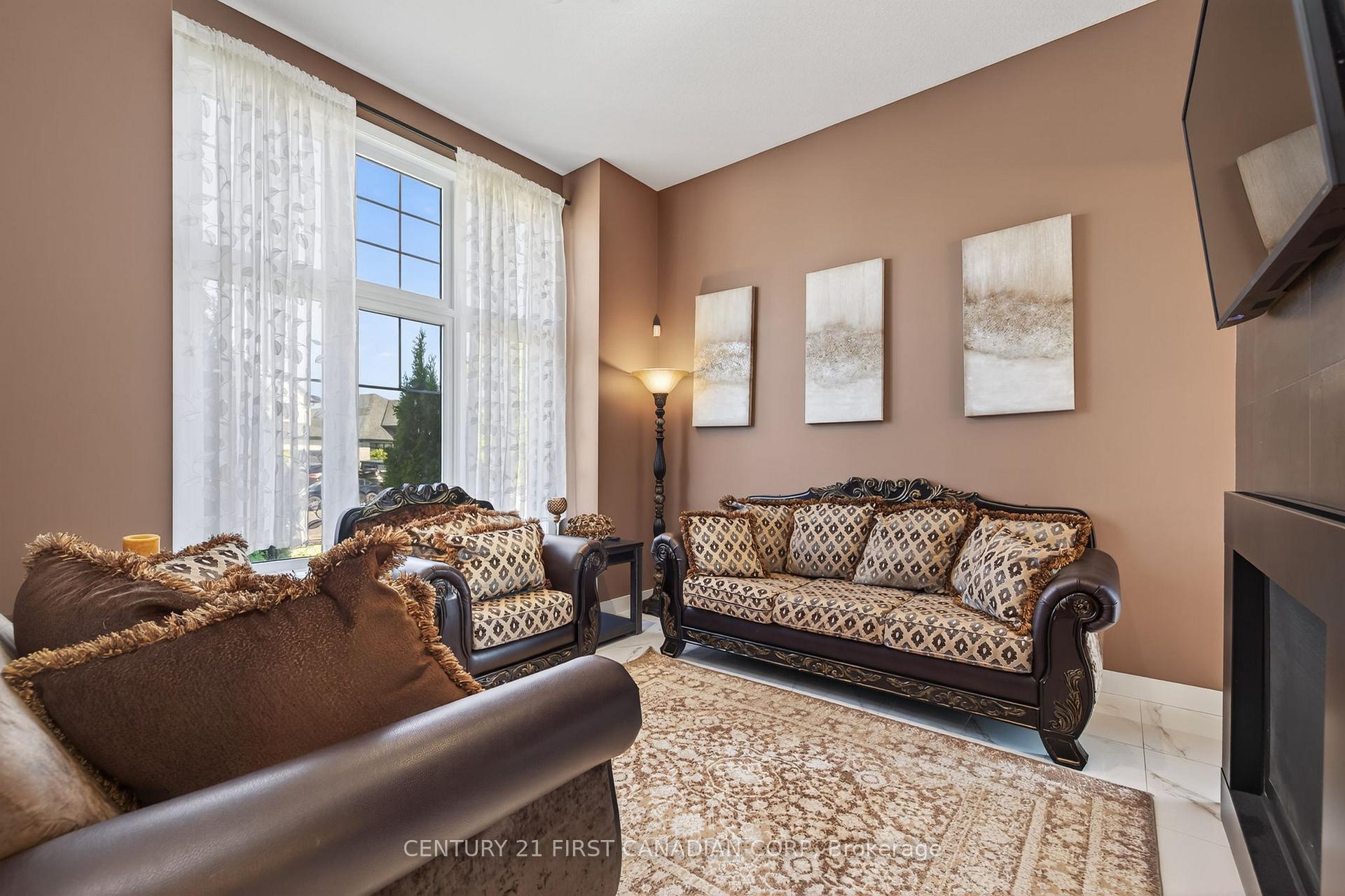 Photo 7 of 703 Zaifman Circle, London, North B — HOMEH