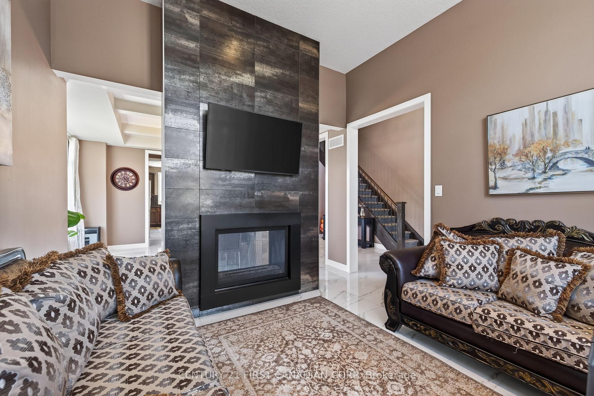 Photo 8 of 703 Zaifman Circle, London, North B — HOMEH