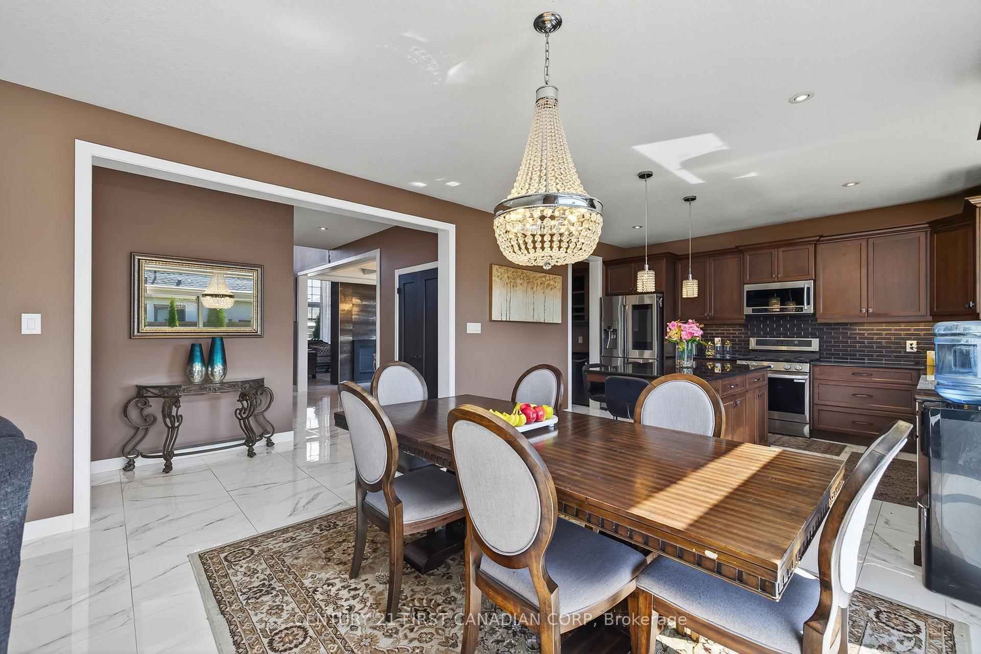 Photo 12 of 703 Zaifman Circle, London, North B — HOMEH
