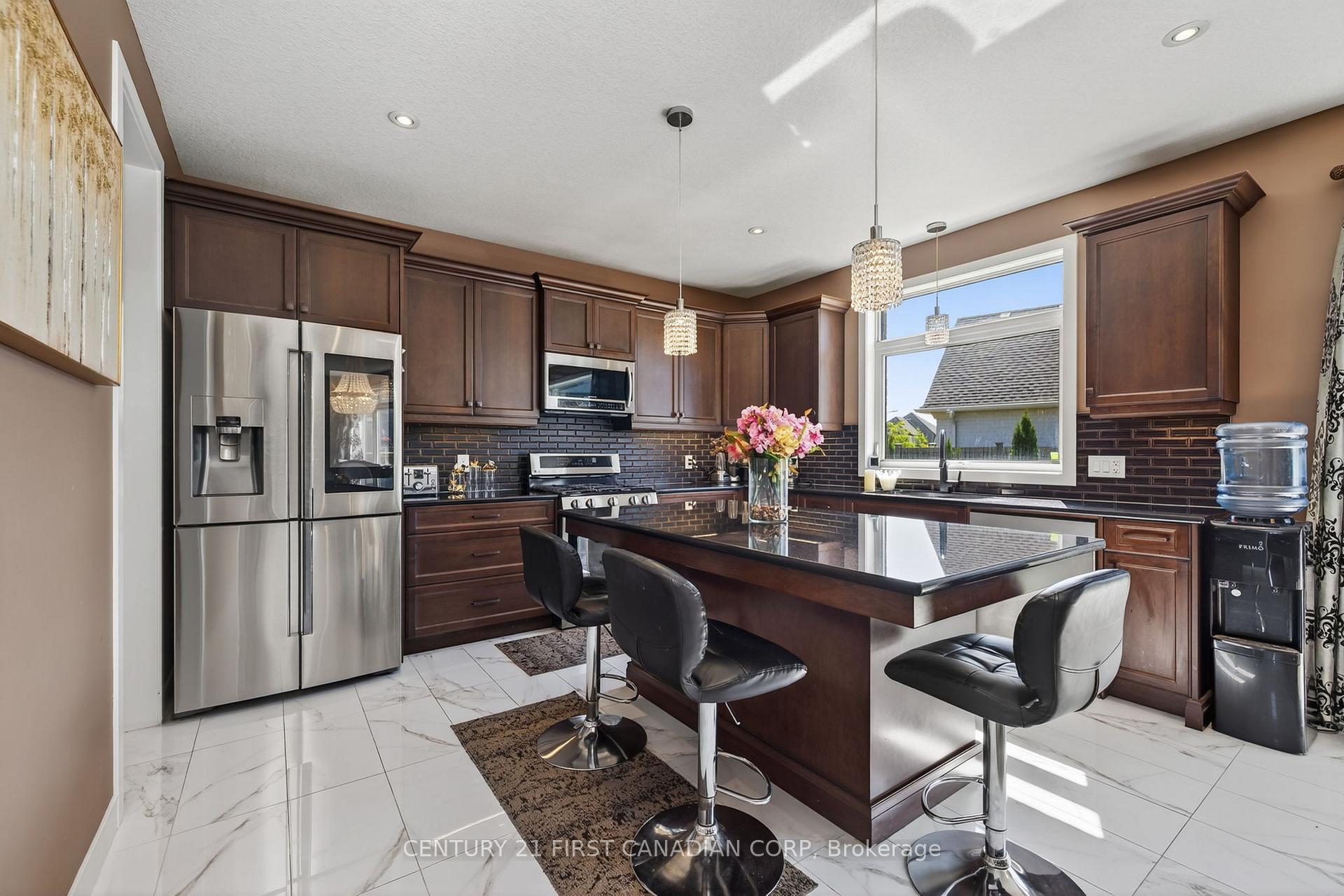 Photo 14 of 703 Zaifman Circle, London, North B — HOMEH