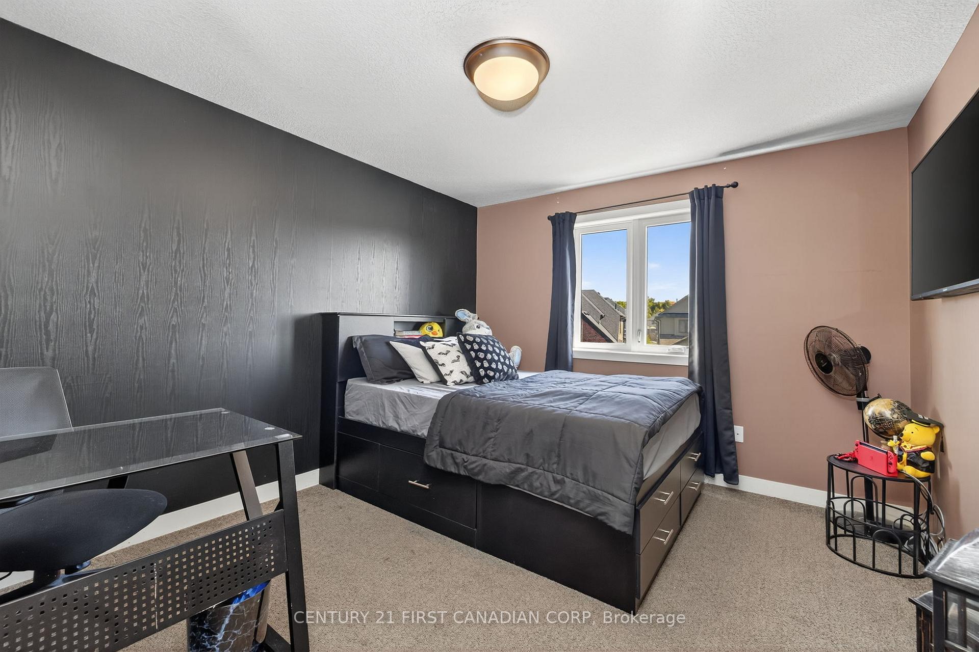 Photo 23 of 703 Zaifman Circle, London, North B — HOMEH